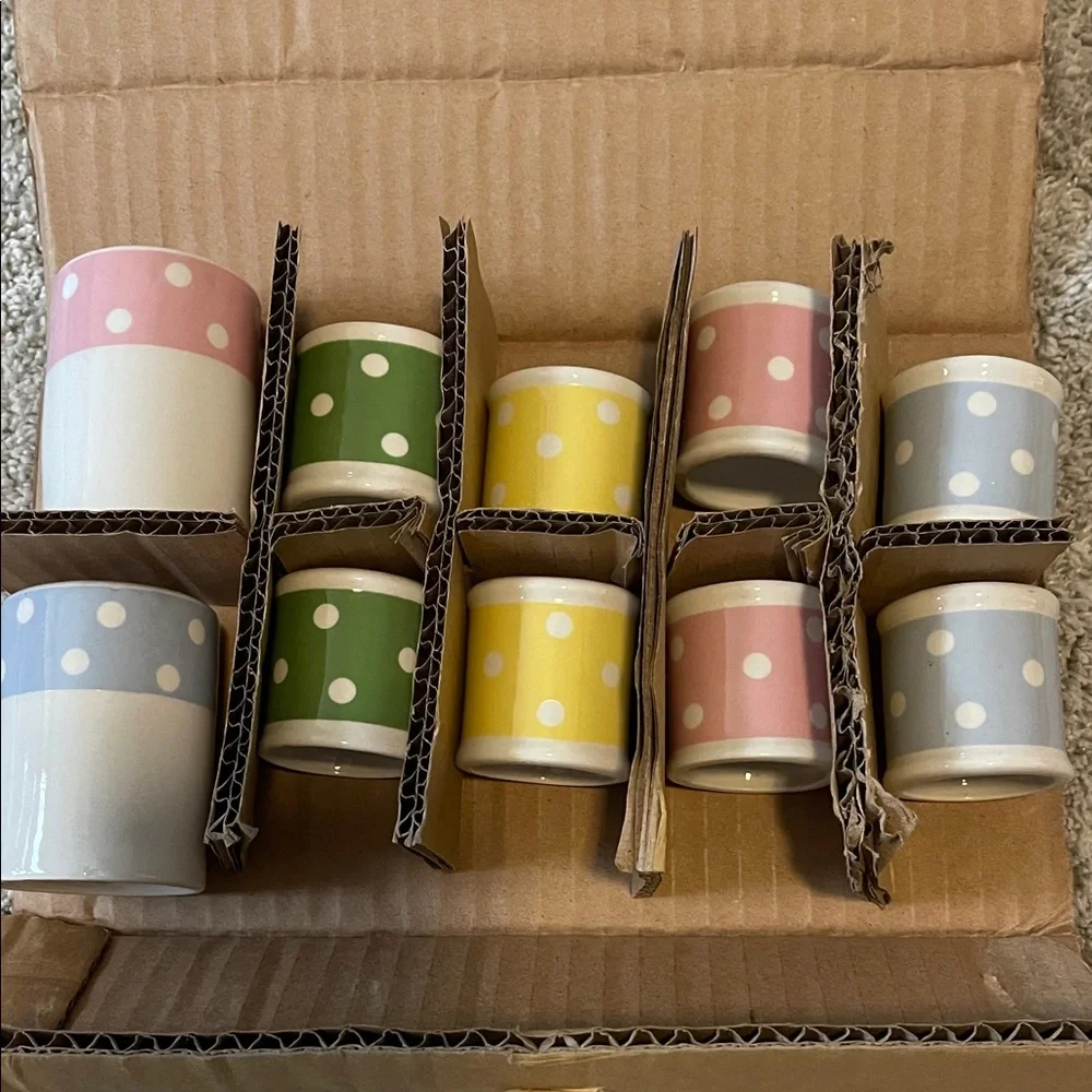 Savinio Polka Dot Ceramic Napkin Rings + S&P set